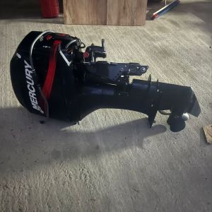 Motor Fuera de borda Mercury 40 HP 3 cilindros modelo 2000